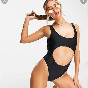 NEW WITH TAGS MISGUIDED CUT OUT SWIMSUIT